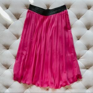✨Pleated Midi Pink Skirt